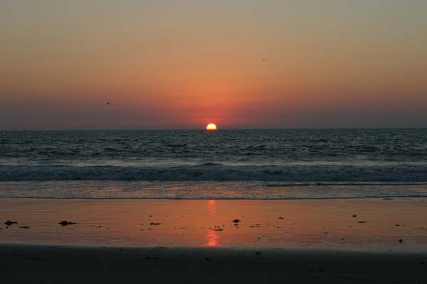 Pacific-ocean sunset at El Segundo beach